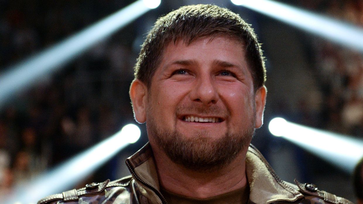Глава Чеченской Республики Рамзан Кадыров наблюдает за боем за титул чемпиона мира по версии IBO в первом тяжелом весе