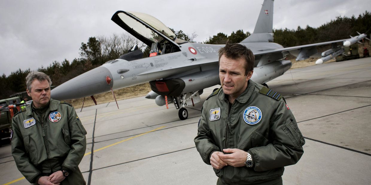 Истребители F-16 на авиабазе Skydstrup в Ютландии, Дания Истребители F-16 на авиабазе Skydstrup в Ютландии, Дания