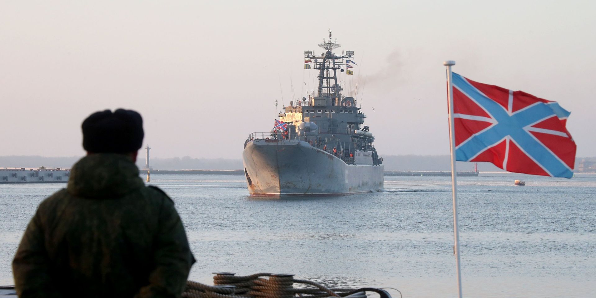Большой десантный корабль (БДК) «Калининград» в военной гавани Балтийска - ИноСМИ, 1920, 07.04.2021