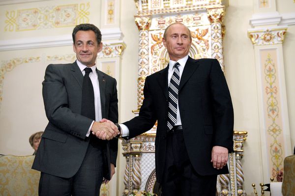 2007 год. Президент России Владимир Путин и президент Франции Николя Саркози