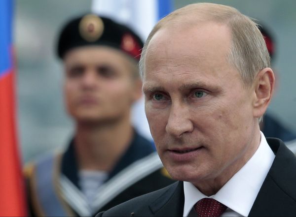 Владимир Путин на военном параде в честь Дня Победы в Севастополе