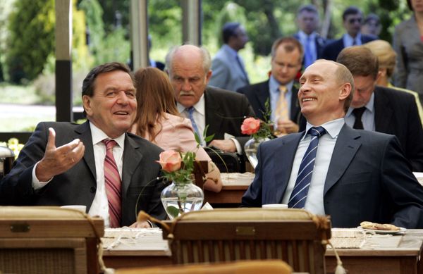 Федеральный канцлер ФРГ Герхард Шредер и президент России Владимир Путин