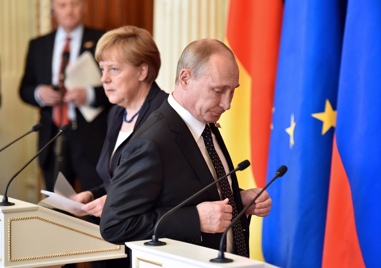 Президент России Владимир Путин и канцлер Германии Ангела Меркель
