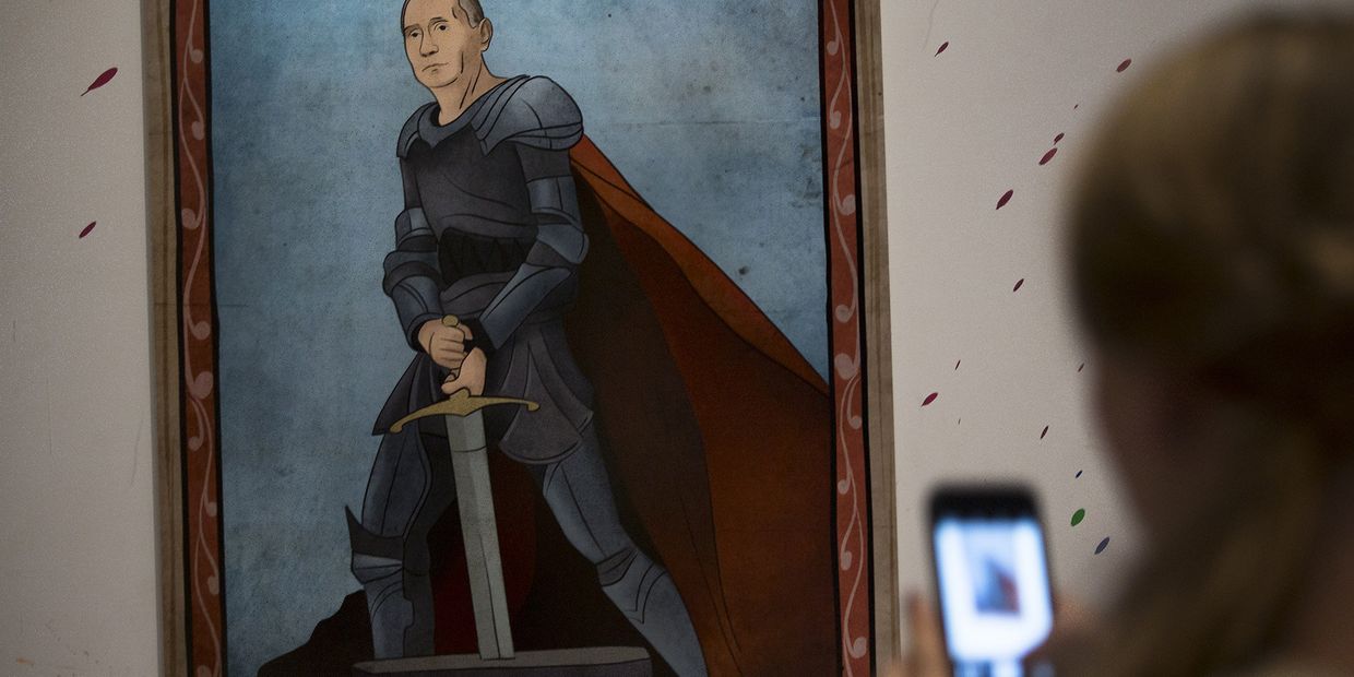 Картина с изображением Владимира Путина в рамках выставки «Вселенная Путина» Картина с изображением Владимира Путина в рамках выставки «Вселенная Путина»