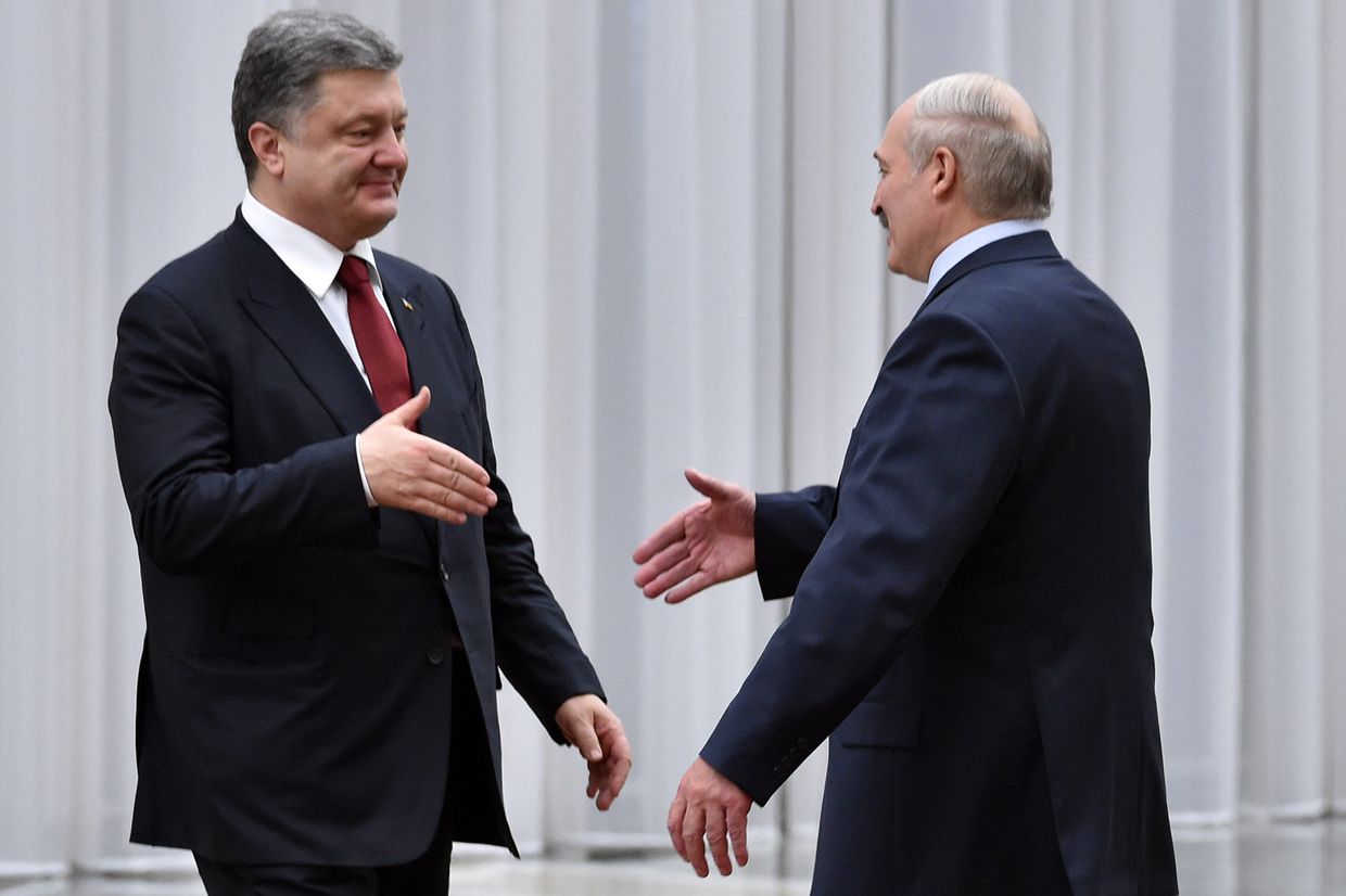 Президент Беларусии Александр Лукашенко и президент Украины Петр Порошенко