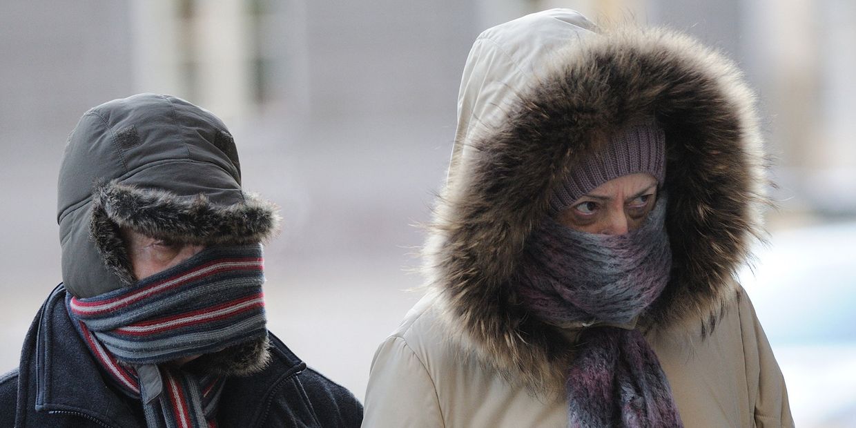 Прохожие на улице в Таллинне