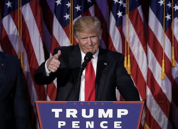 Избранный президент США Дональд Трамп во время выступления в Нью-Йорке. 9 ноября 2016