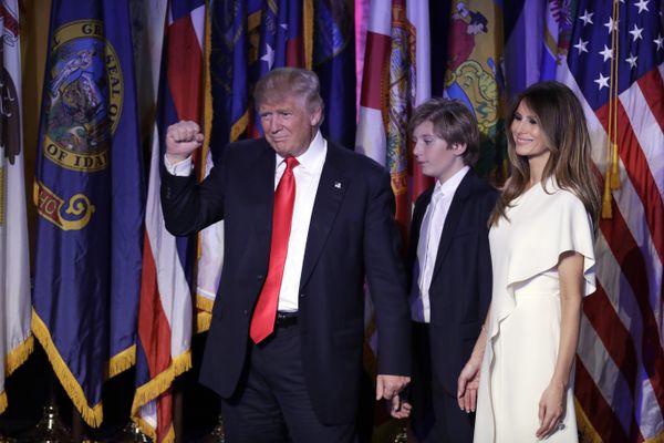Дональд Трамп с членами семьи перед выступлением в Нью-Йорке