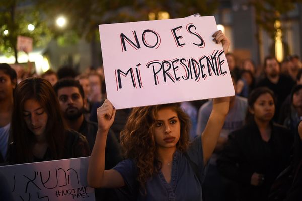 Акция протеста против избрания Дональда Трампа президентом США в Калифорнии