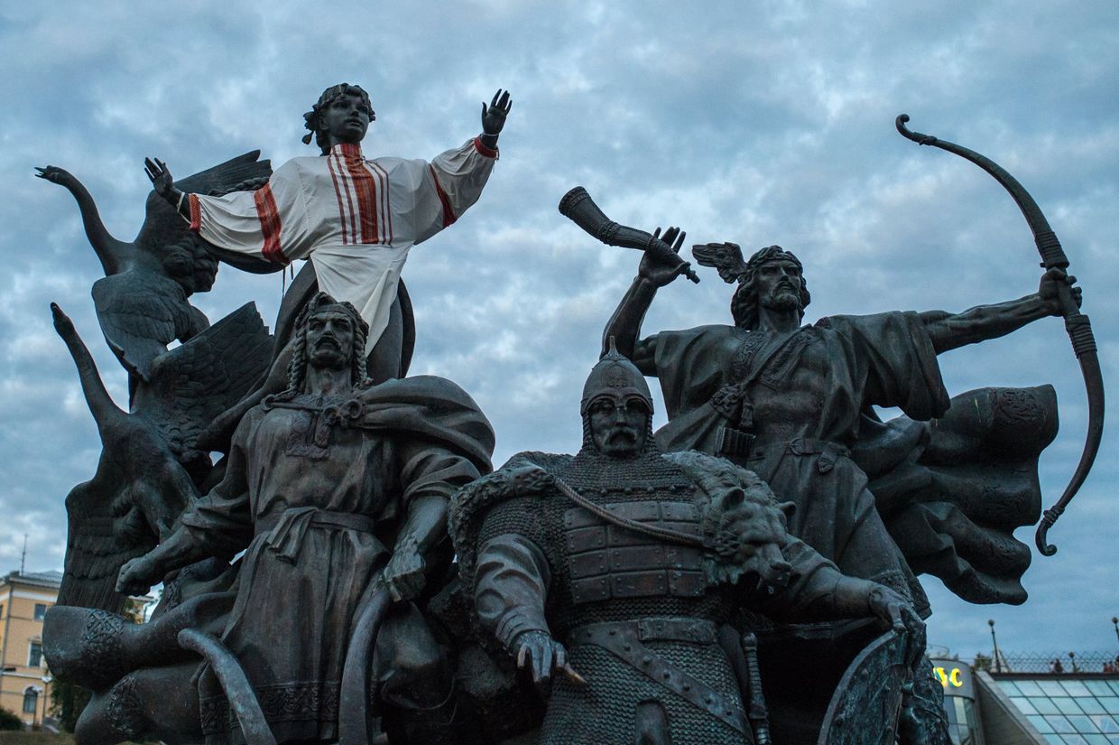 Памятник основателям Киева