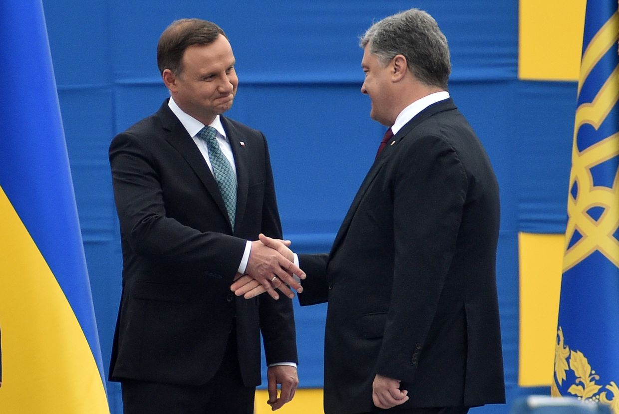 Президент Польши Анджей Дуда с президентом Украины Петром Порошенко во время парада в честь Дня Независимости Украины. 24 августа 2016