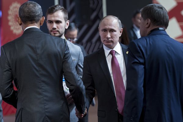 Президент США Барак Обама и президент РФ Владимир Путин на саммите АТЭС