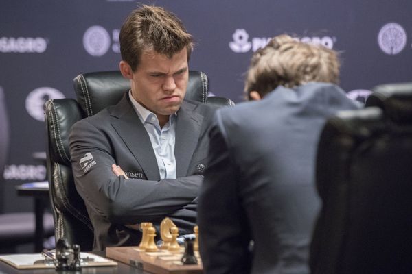 Сергей Карякин и Магнус Карлсен в партии матча за звание чемпиона мира в Нью-Йорке