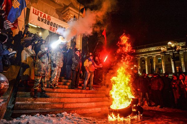 Участники акции, посвященной годовщине начала событий на Майдане