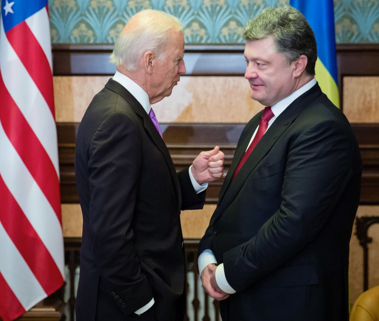 Вице-президент США Джо Байден и президент Украины Петр Порошенко во время встречи в Киеве