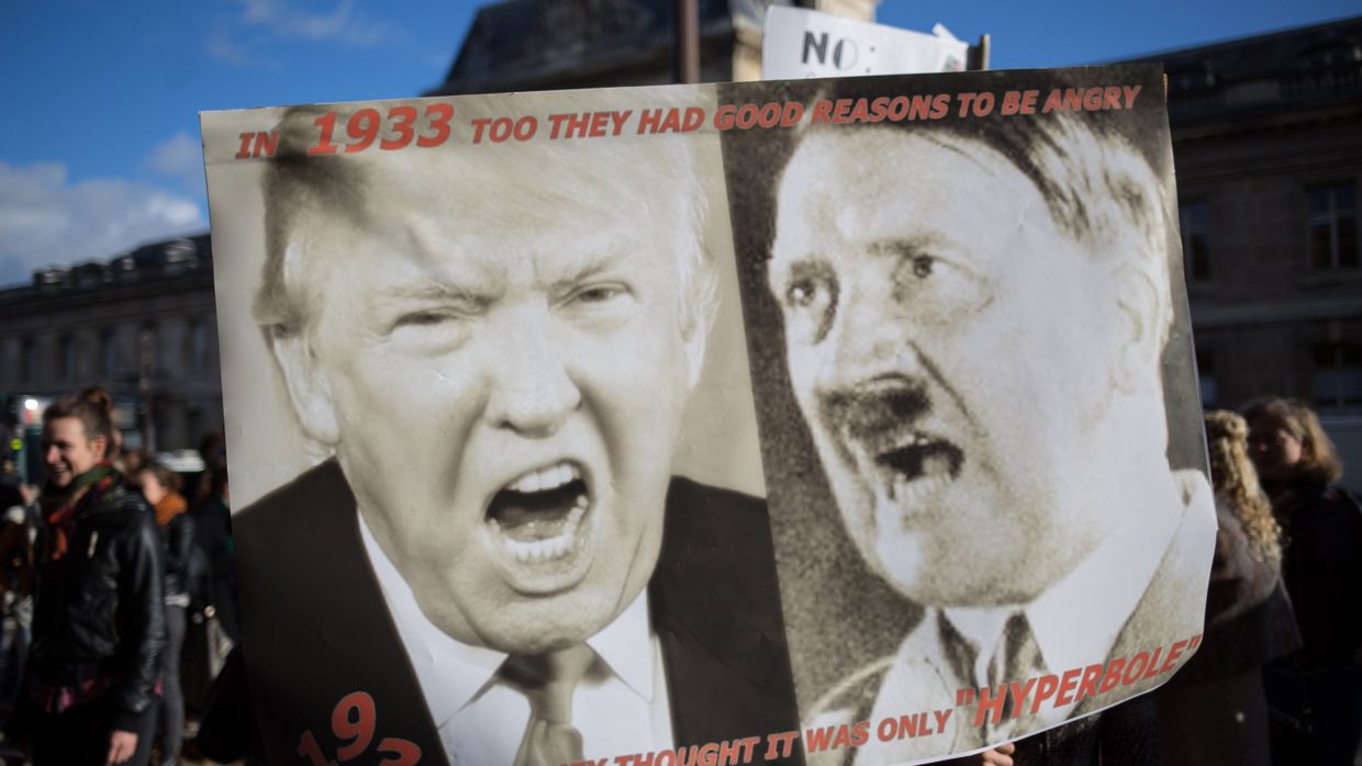 Демонстрация против Трампа в Париже