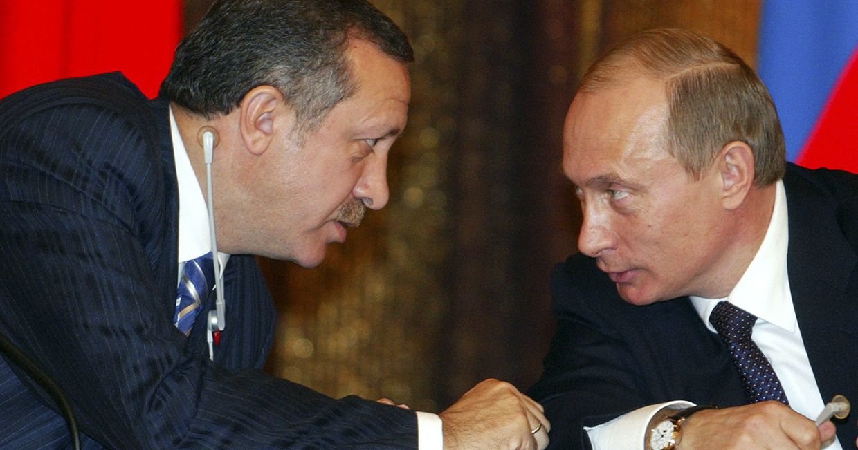 Президент России Владимир Путин и премьер-министр Турции Реджеп Тайип Эрдоган во время встречи с турецкими бизнесменами в Москве