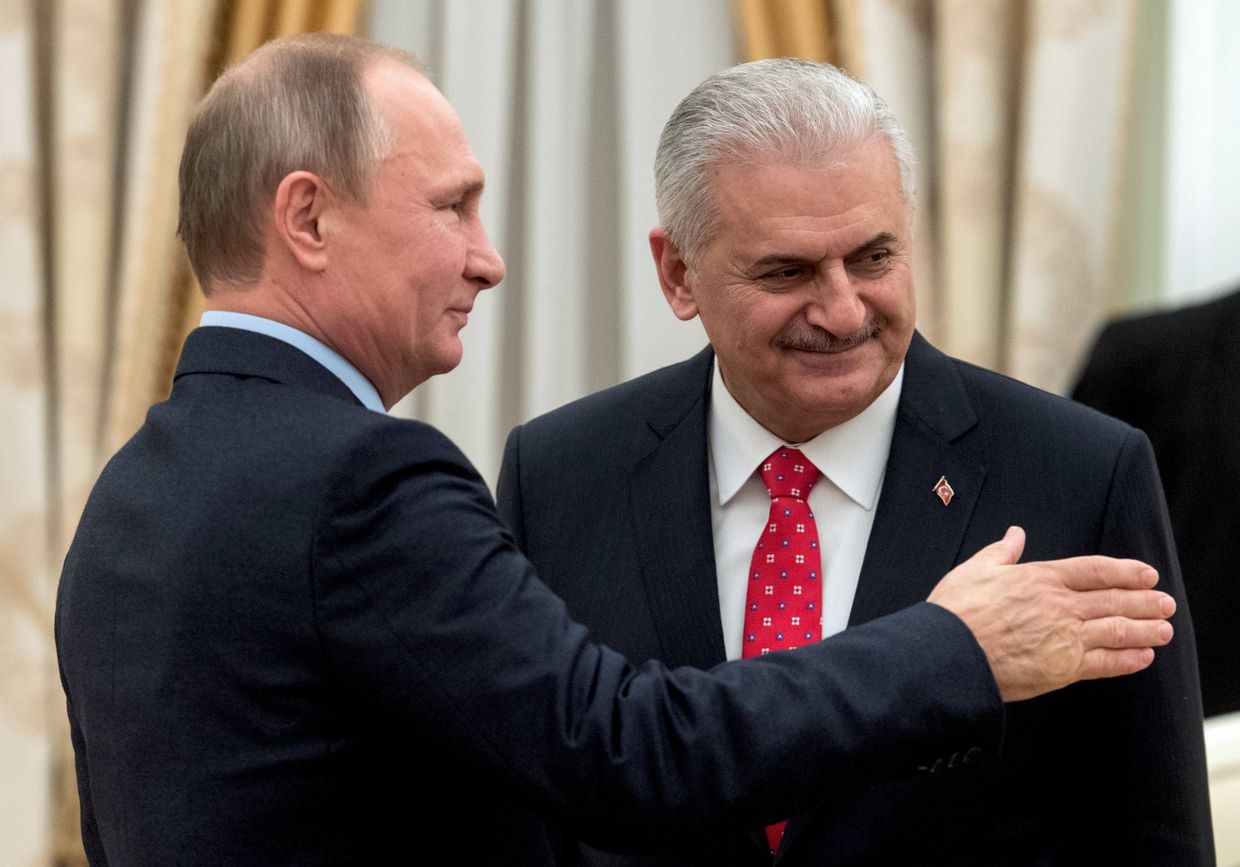 Президент РФ Владимир Путин и премьер-министр Турции Бинали Йылдырым во время встречи в Кремле. 6 декабря 2016