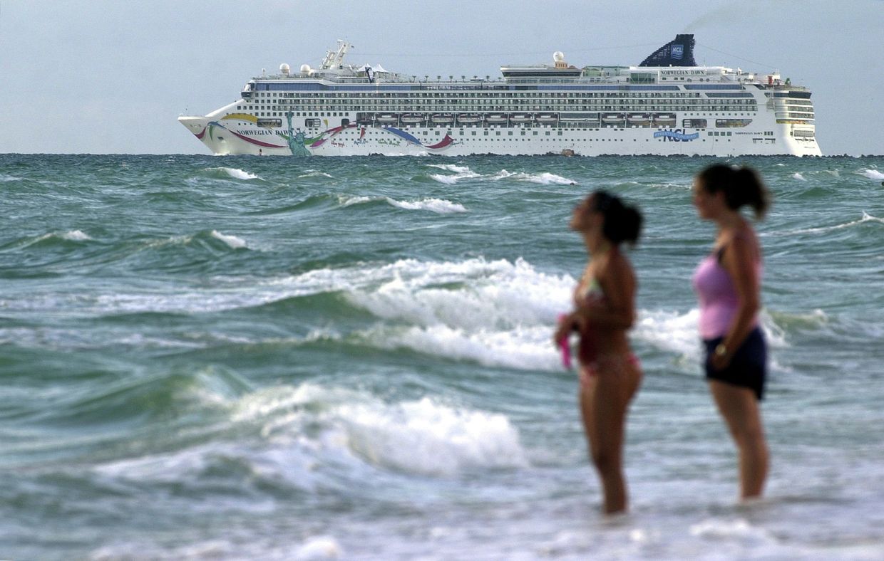 Круизное судно Norwegian Dawn