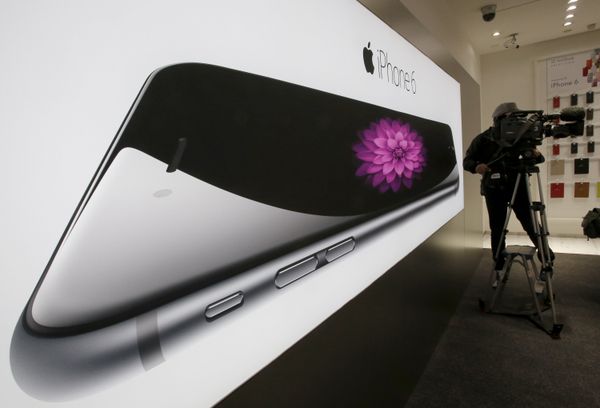 Первый день продаж Apple iPhone 6 и 6 Plus в Токио