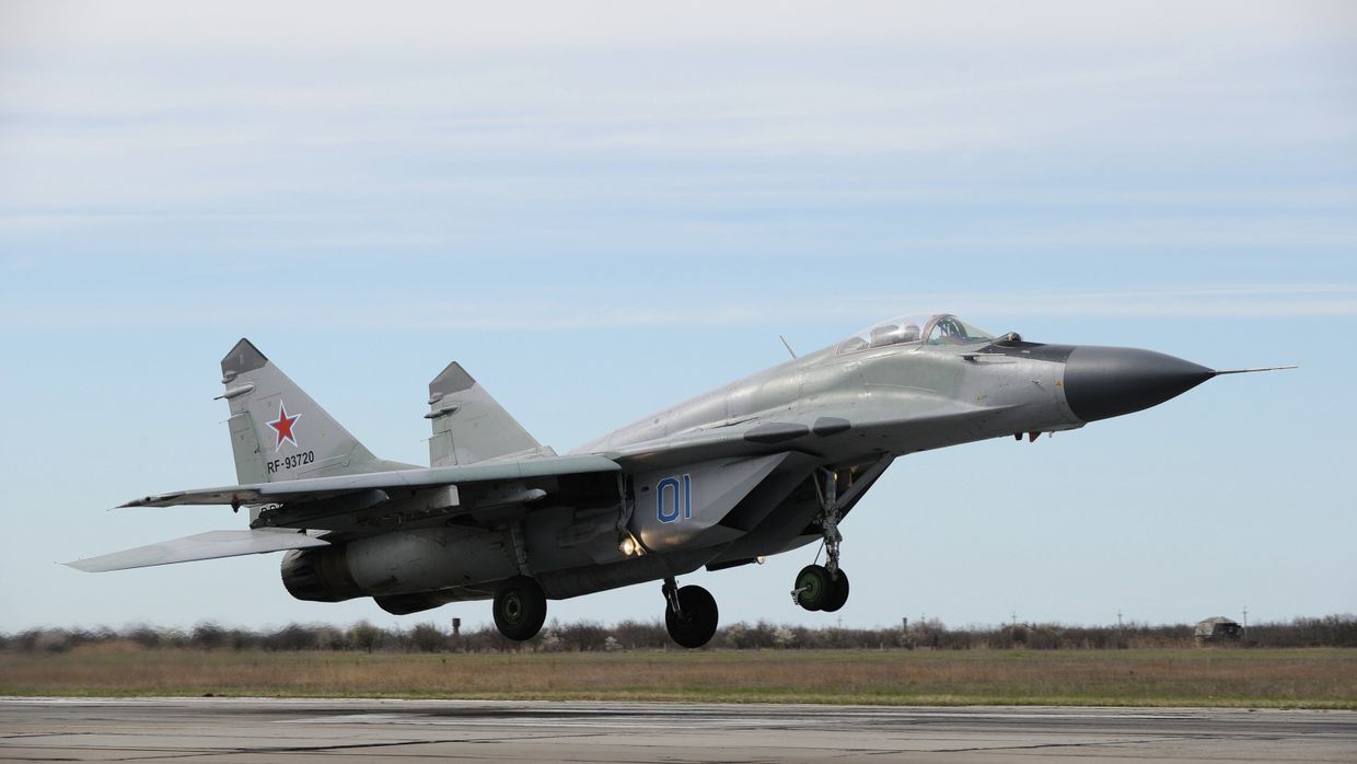 Самолет-истребитель МиГ-29 участвует в боевой тренировке в Краснодарском крае