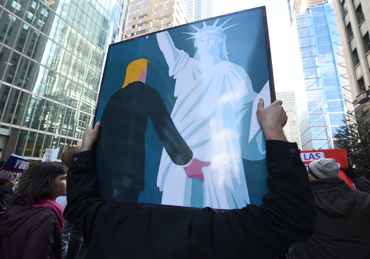 Акция протеста против Дональда Трампа в Филадельции