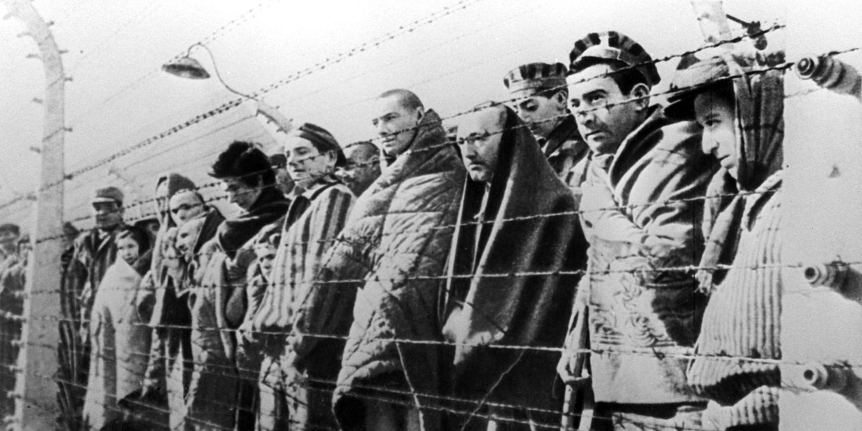 Узники концентрационного лагеря Освенцим, освобожденные войсками Красной армии в январе 1945 года