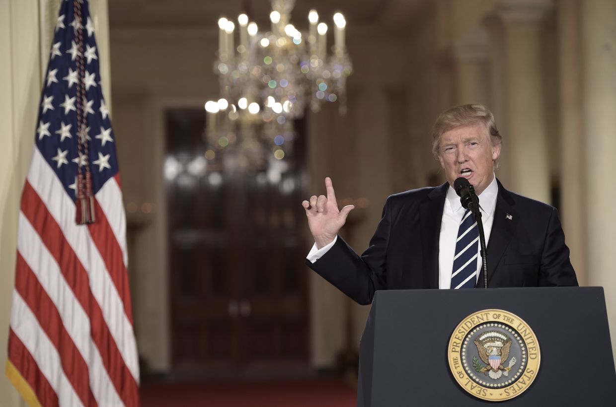 Президент США Дональд Трамп в Белом доме