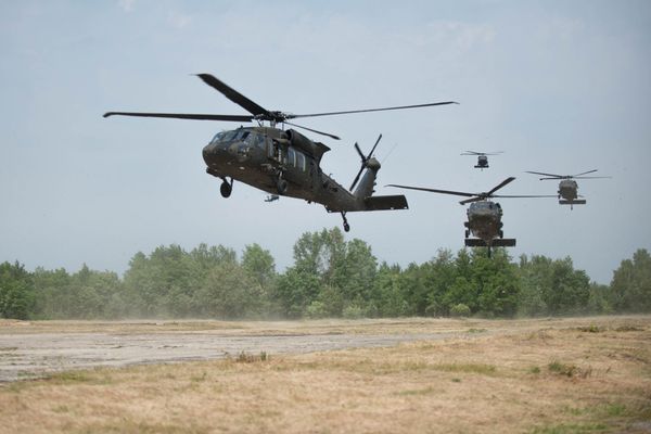 Вертолеты Black Hawk во время учений НАТО в Польше