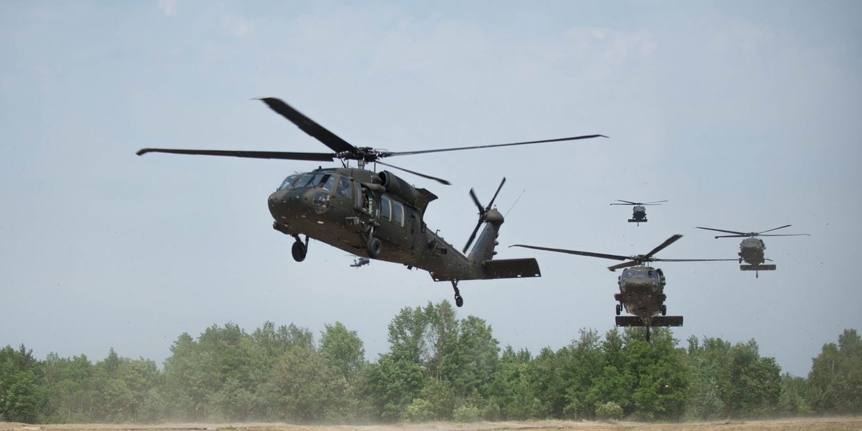 Вертолеты Black Hawk во время учений НАТО в Польше Вертолеты Black Hawk во время учений НАТО в Польше