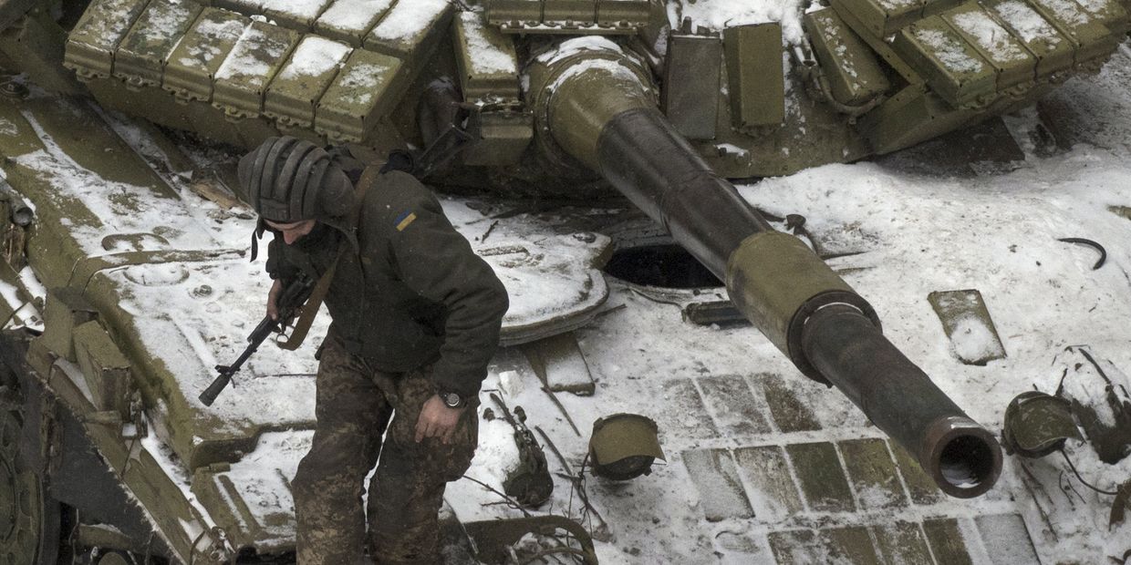 Украинский военнослужащий в Авдеевке