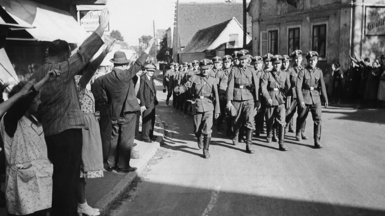 Отряд немецких войск в деревне Либенштайн, 1938 год
