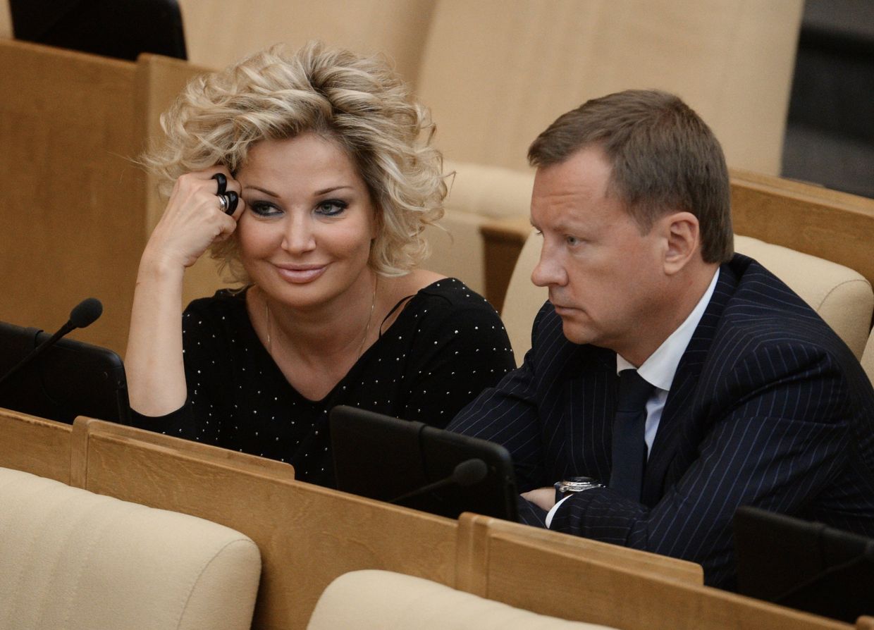 Депутаты Государственной Думы РФ Мария Максакова и Денис Вороненков