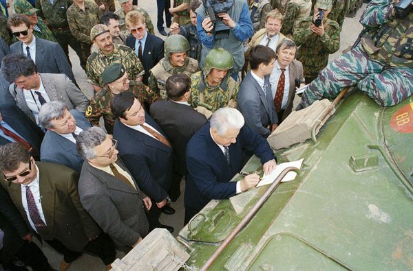 Борис Ельцин в Чечне, 1996 год
