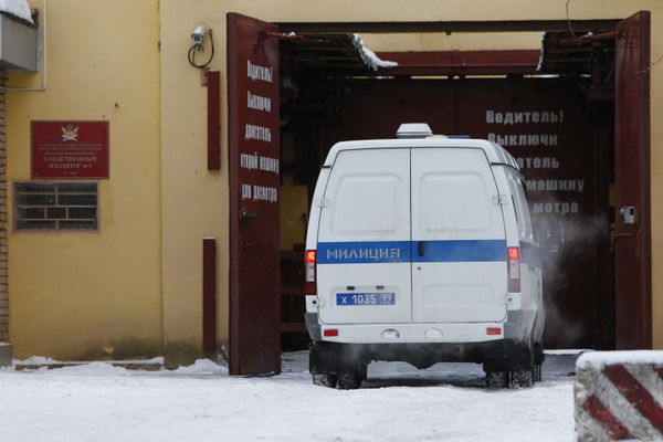 Въезд в следственный изолятор № 2