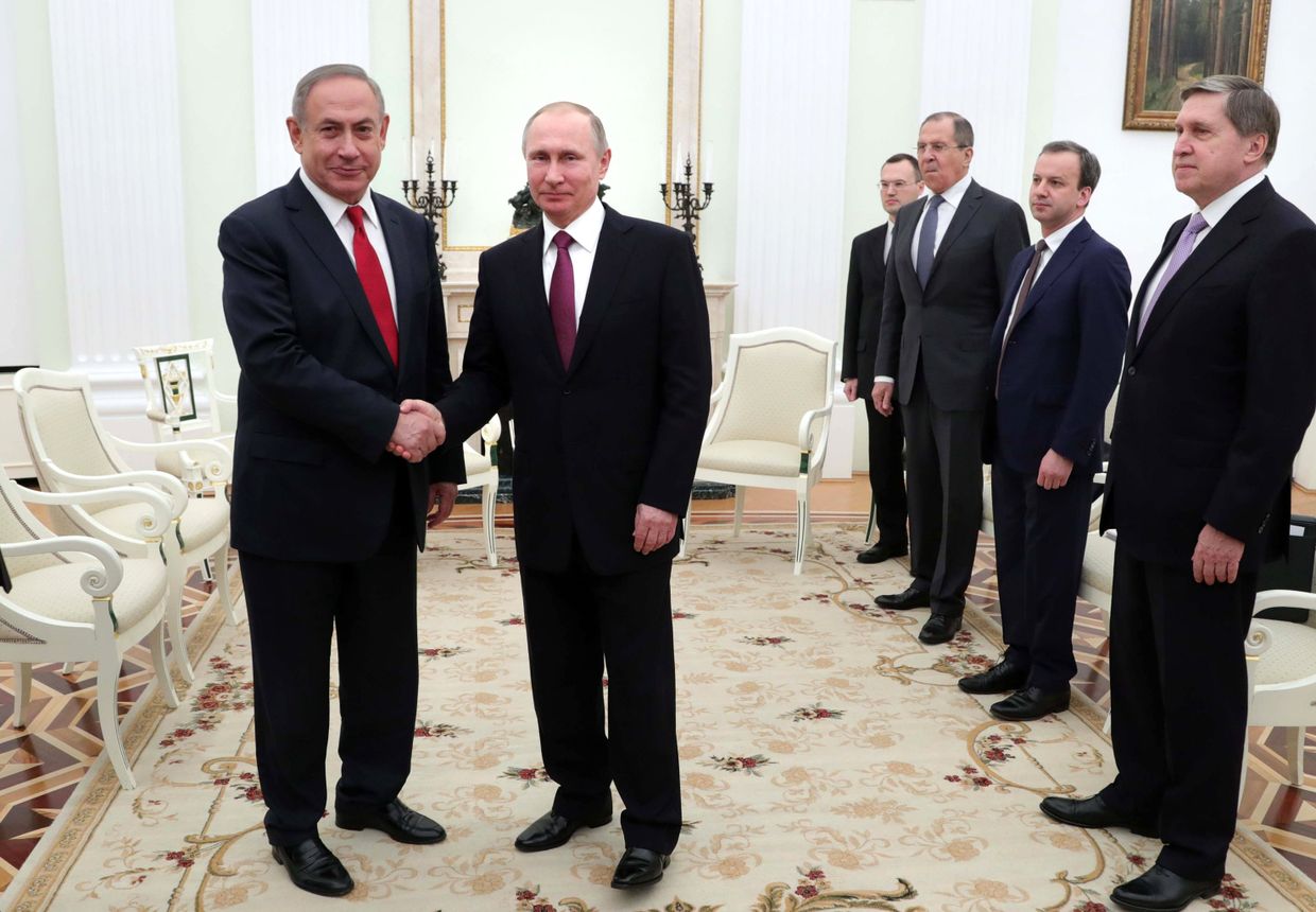 Президент РФ Владимир Путин и премьер-министр Израиля Биньямин Нетаньяху во время встречи. 9 марта 2017