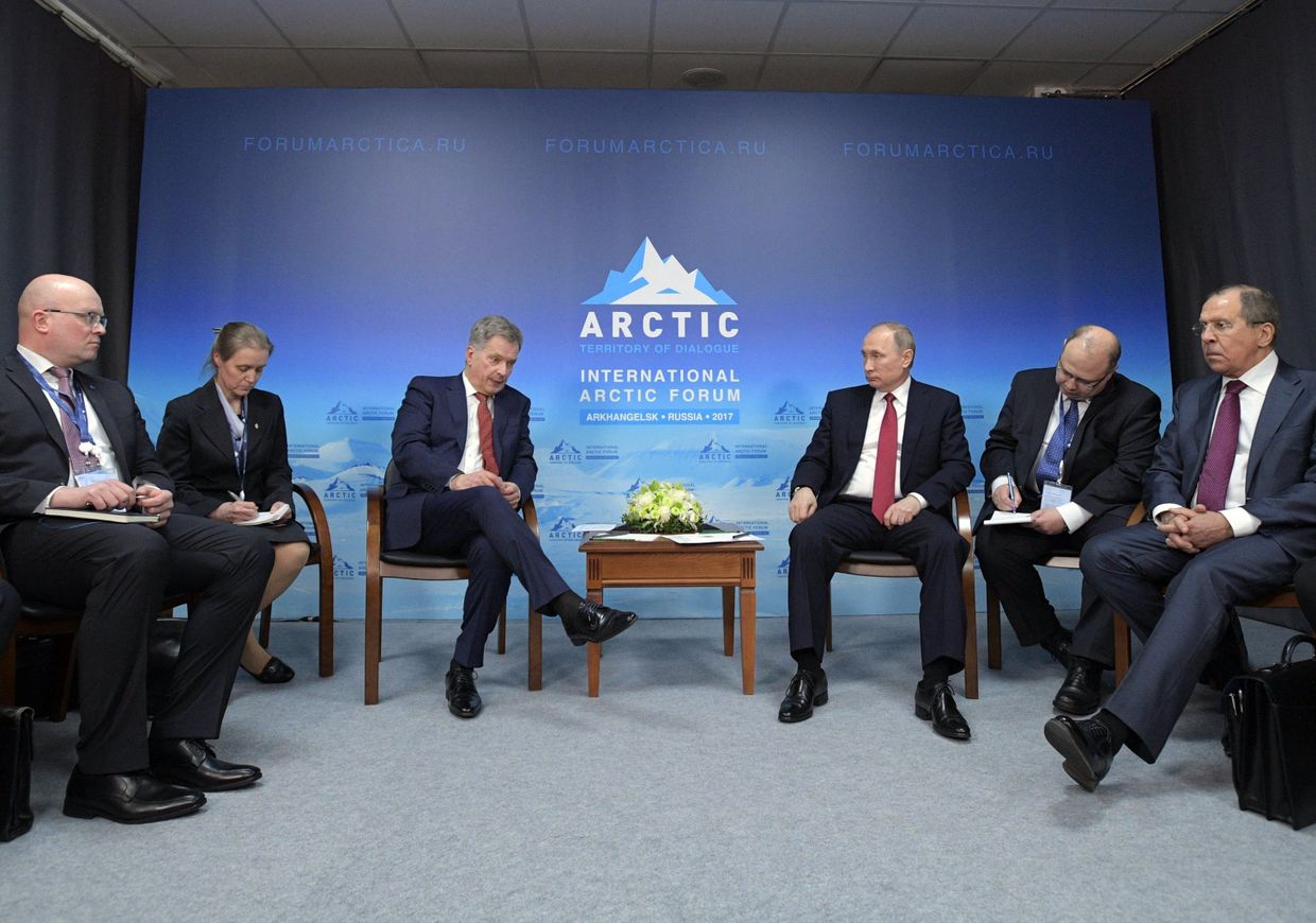 Беседа президента РФ Владимира Путина с президентом Финляндии Саули Ниинистё. 30 марта 2017