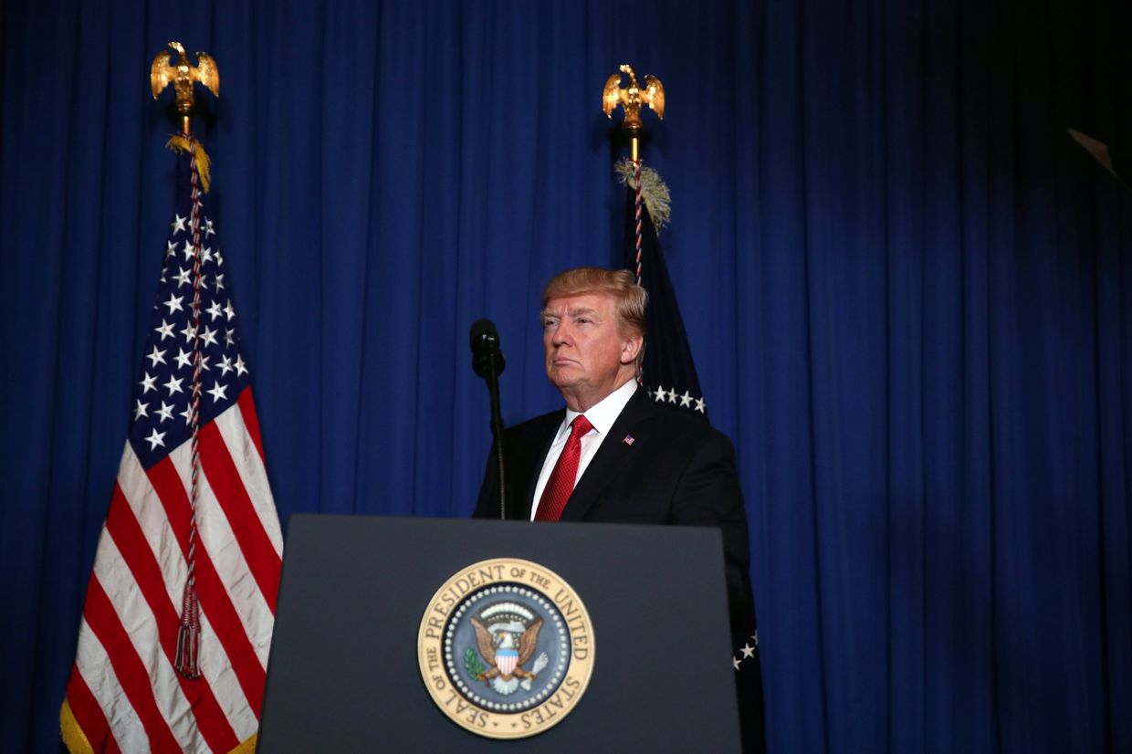 Президент США Дональд Трамп во время обращения из-за ракетных ударов по Сирии