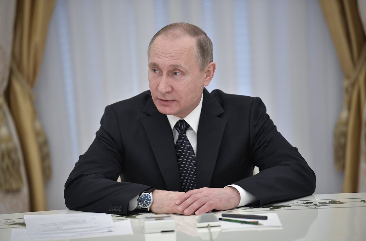 Президент РФ Владимир Путин на встрече с  участниками совещания глав спецслужб СНГ. 5 апреля 2017