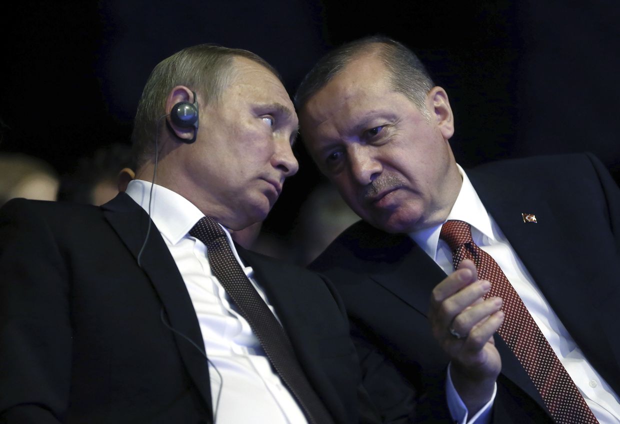 Президент РФ Владимир Путин и президент Турции Реджеп Тайип Эрдоган на 23-м Мировом энергетическом конгрессе в Стамбуле