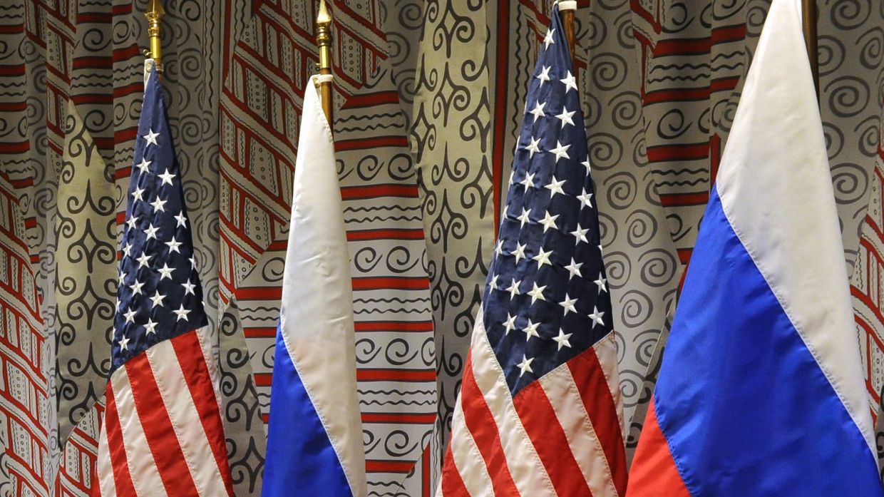 Флаги России и США