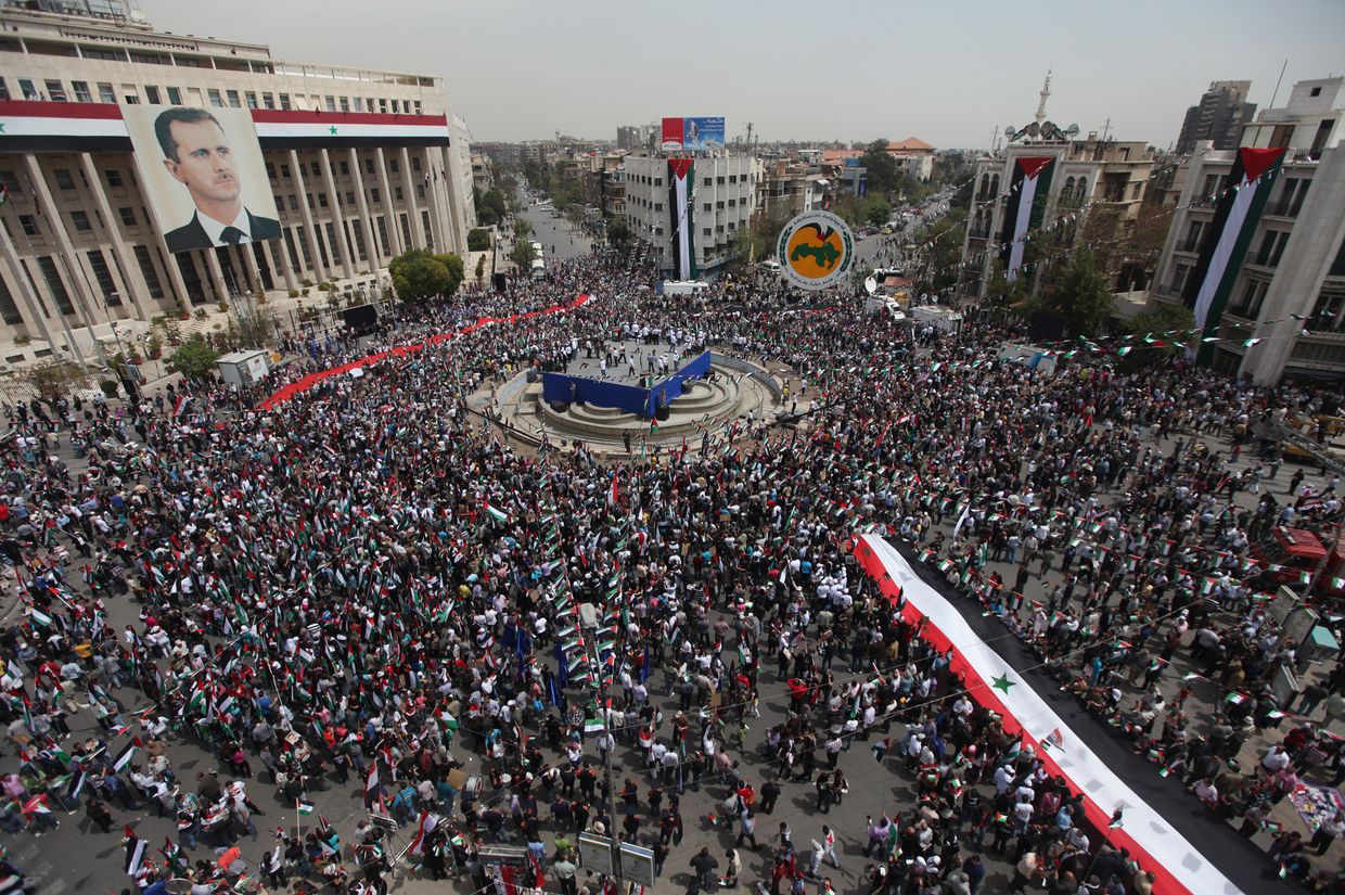 Многотысячный митинг в поддержку президента страны Башара Асада