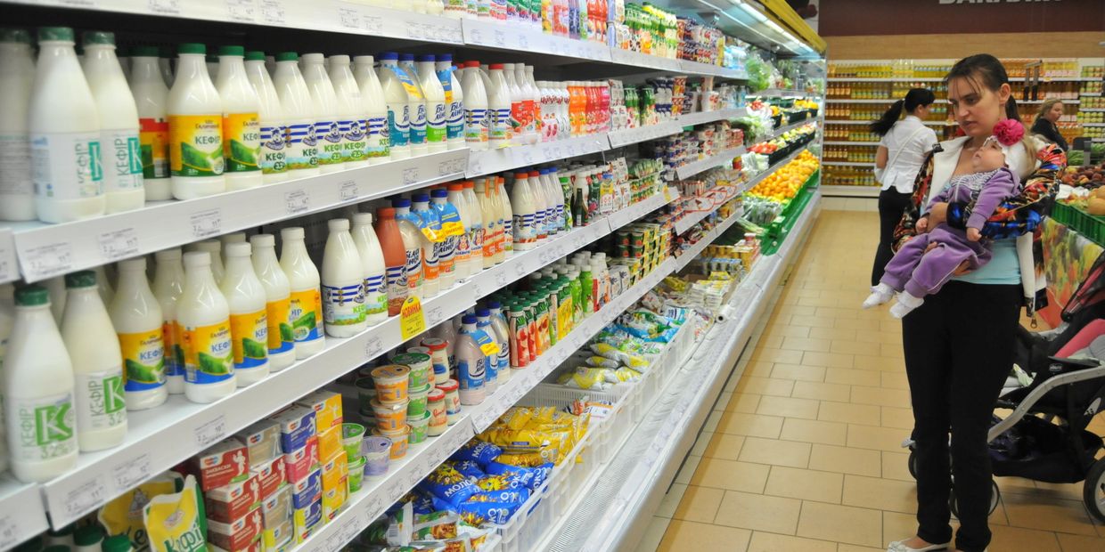 Полки с украинской молочной продукцией в одном из львовских магазинов