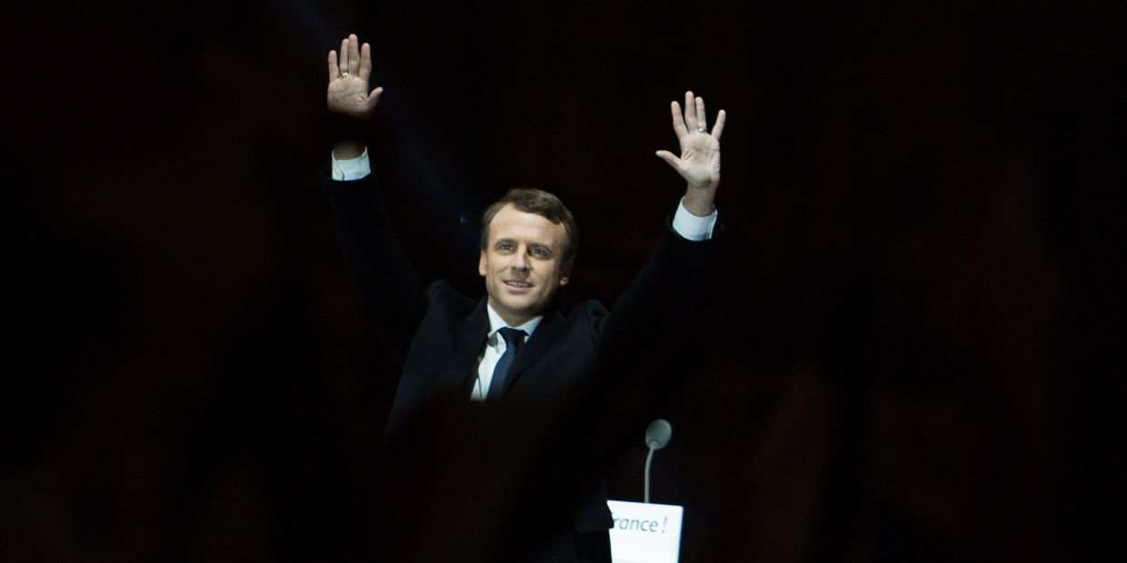 Лидер движения En Marche Эммануель Макрон, победивший на президентских выборах во Франции, во время своей победной речи перед Лувром в Париже