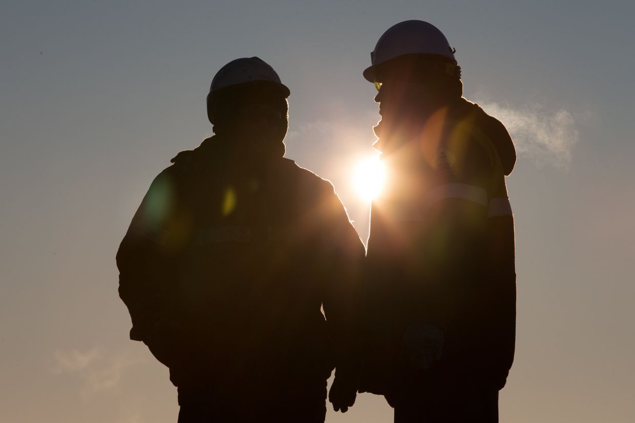 Сотрудники нефтяной компании«Роснефть»