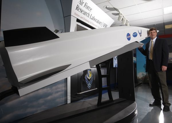 Модель гиперзвуковой крылатой ракеты X-51A Waverider Модель гиперзвуковой крылатой ракеты X-51A Waverider