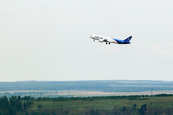 Первый полет нового российского пассажирского самолета МС-21