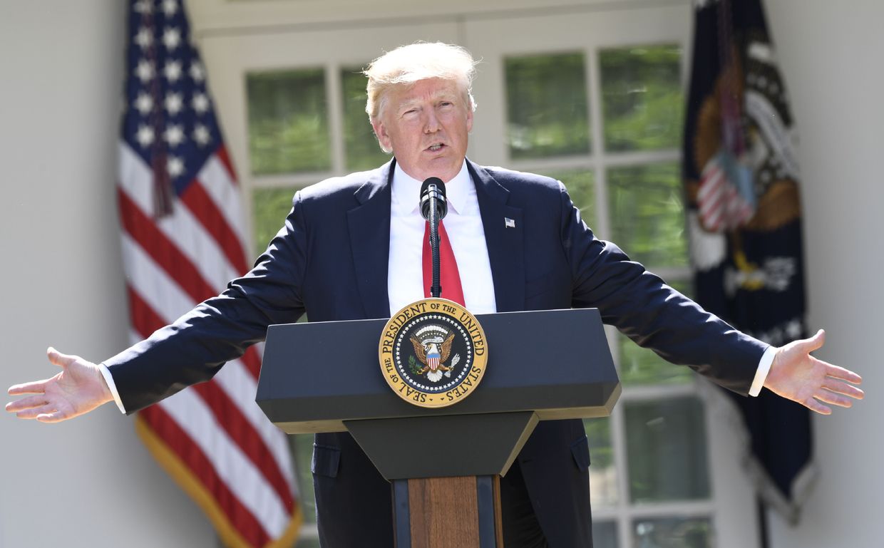 Президент США Дональд Трамп объявляет о решении выхода США из Парижского соглашения по климату