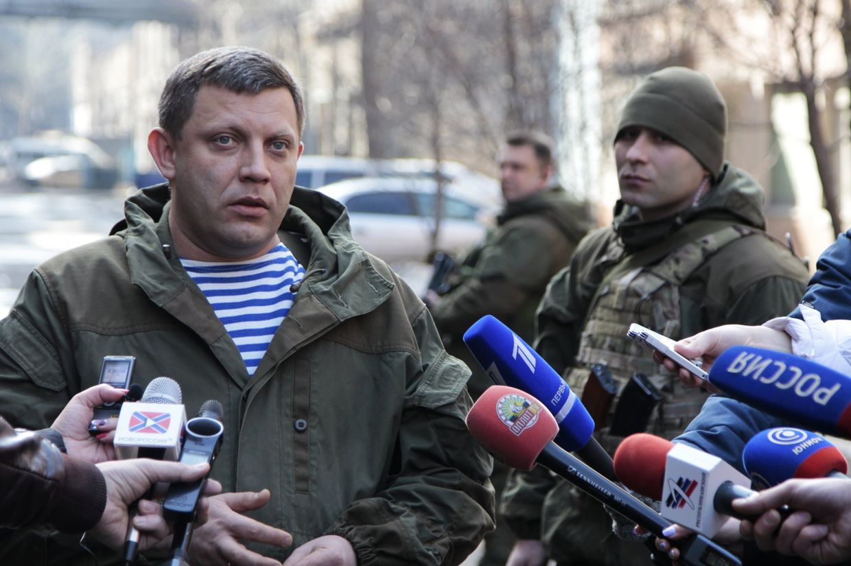 Глава Донецкой народной республики Александр Захарченко во время посещения Юзовского металлургического завода в Донецке