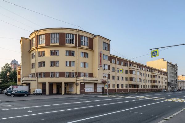 Жилой дом работников ГРЭС № 1 в Санкт-Петербурге